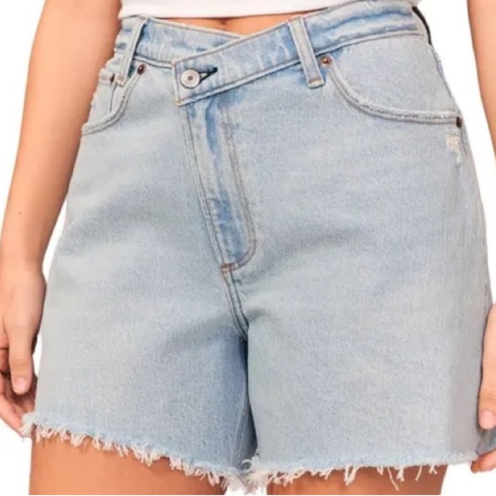 Abercrombie Curve Love High Rise Dad Short